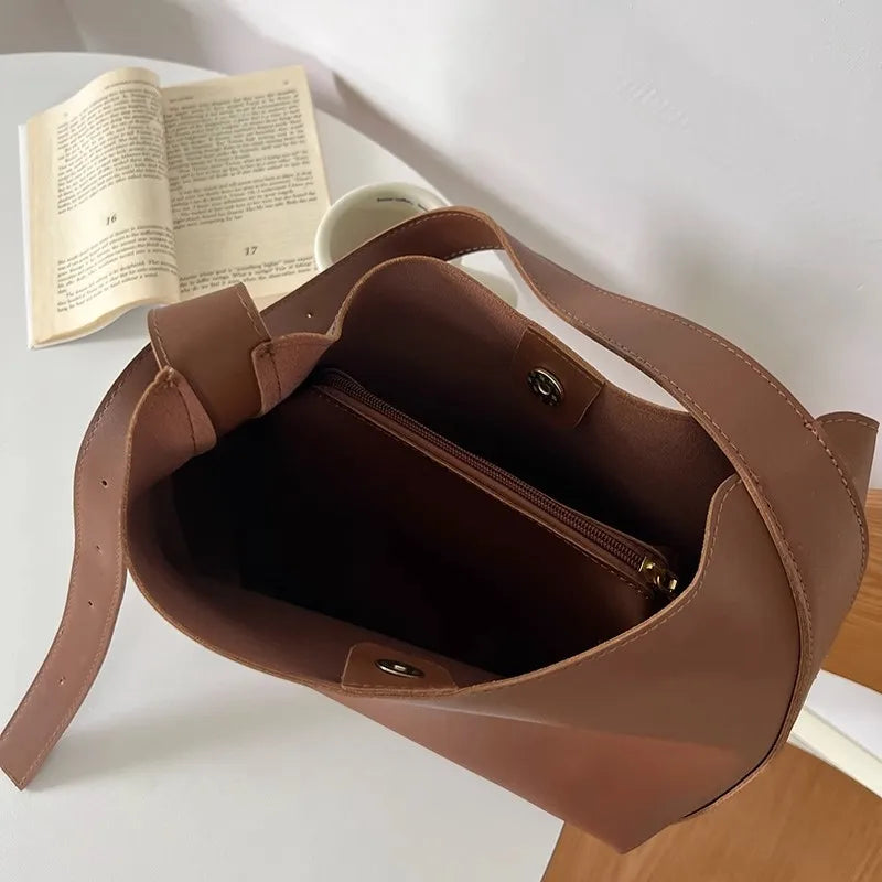 Maré Cacau™ Veronique Shoulder Bag