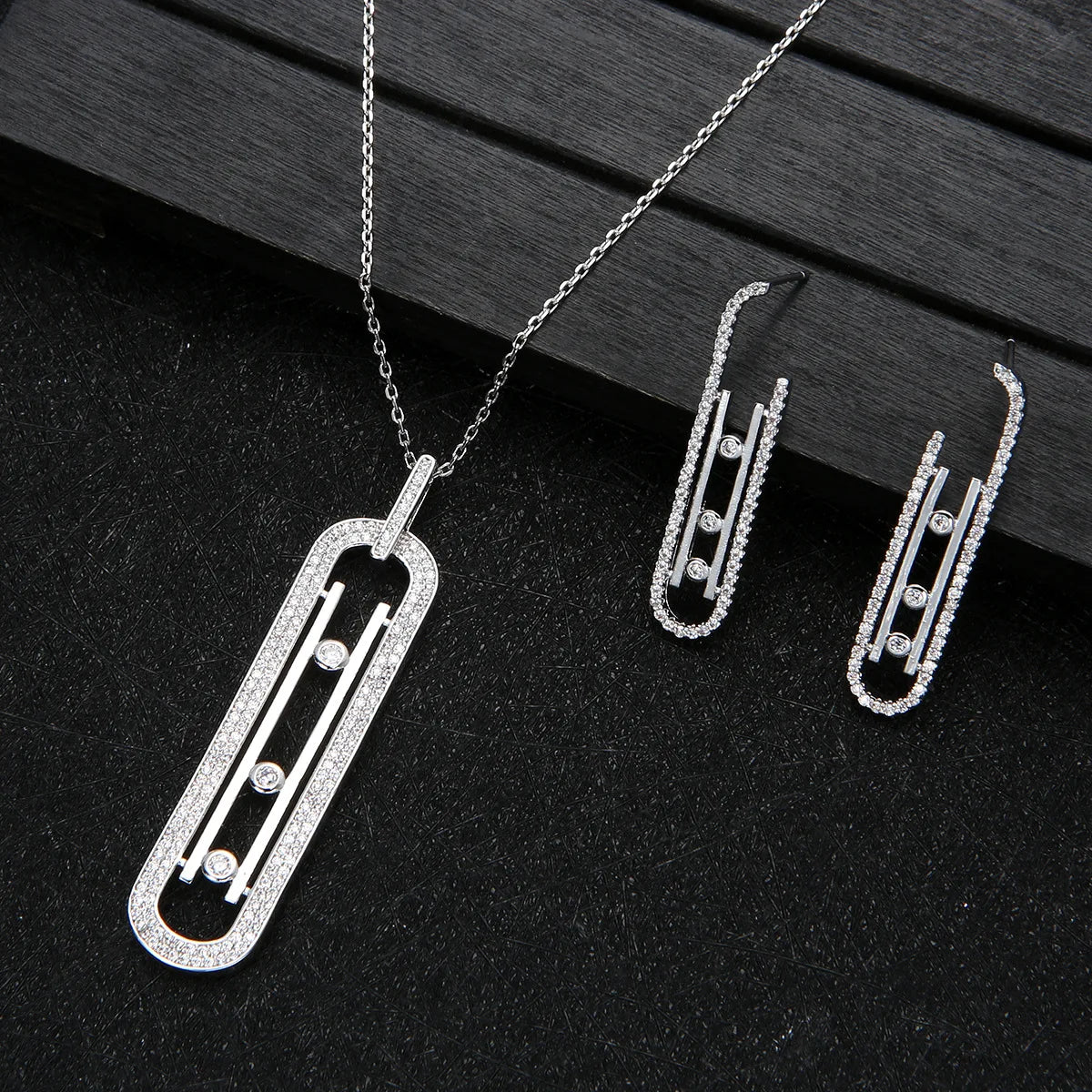 Maré Cacau™ Chave Necklace + Earring