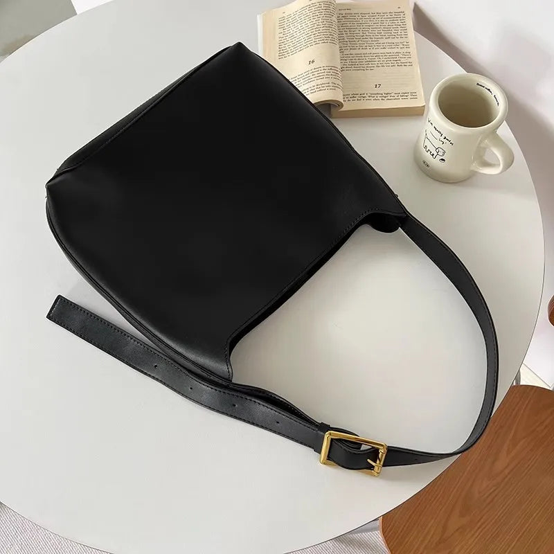 Maré Cacau™ Veronique Shoulder Bag